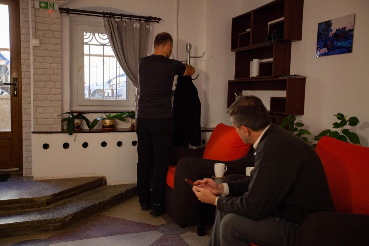Oradea Central Hostel Luaran gambar