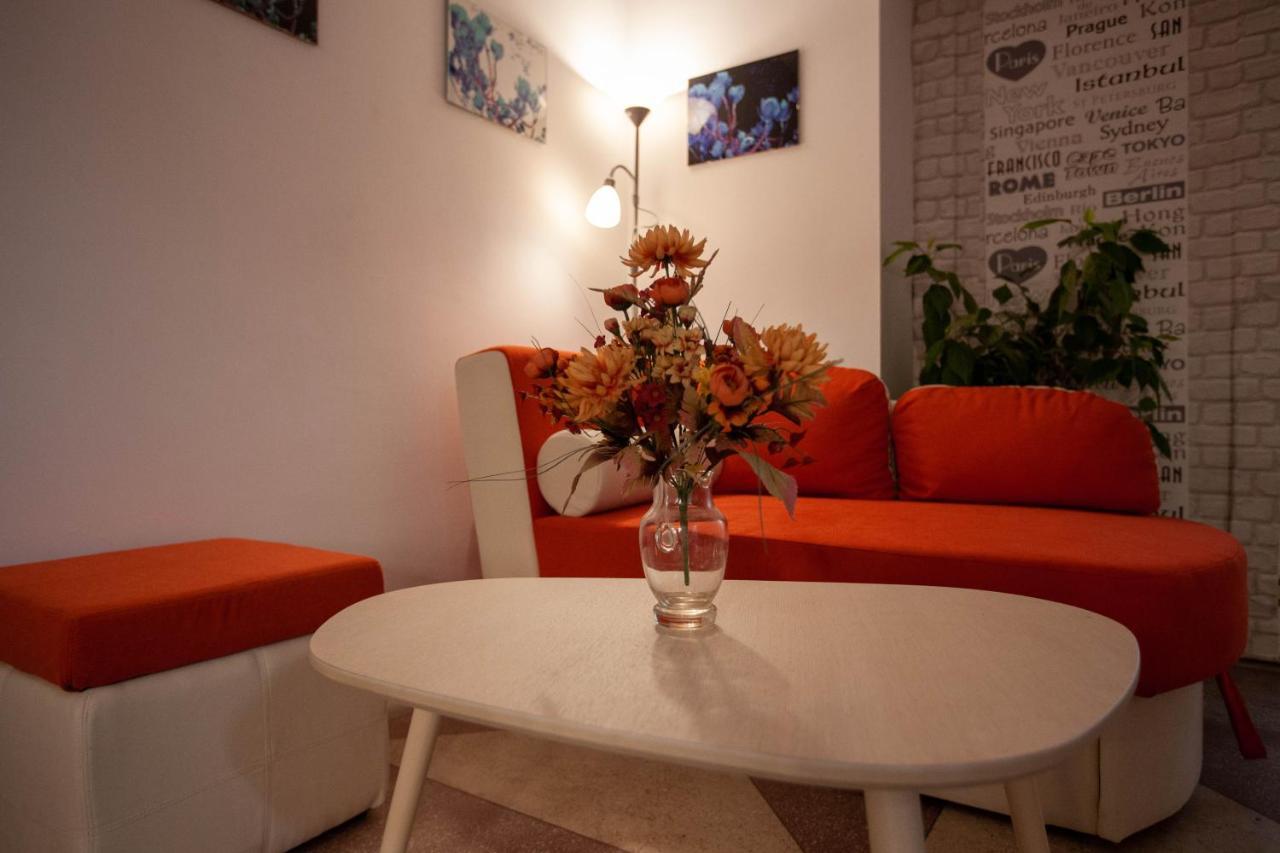 Oradea Central Hostel Luaran gambar