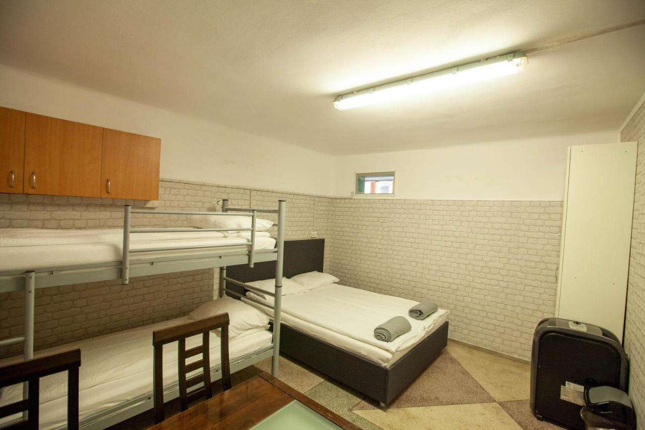 Oradea Central Hostel Luaran gambar